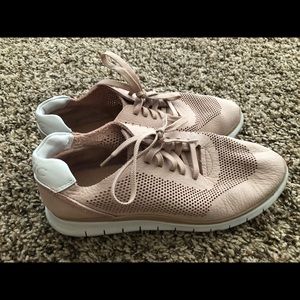 Vionic sneakers